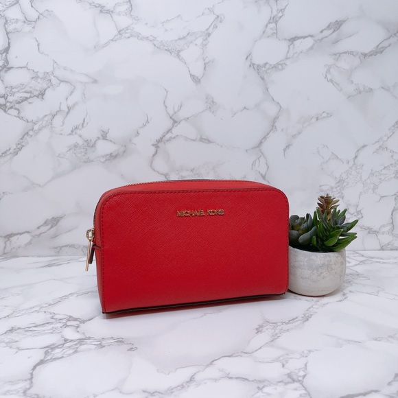 Michael Kors Giftables Box Cardholder and Pouch - Picture 2 of 11